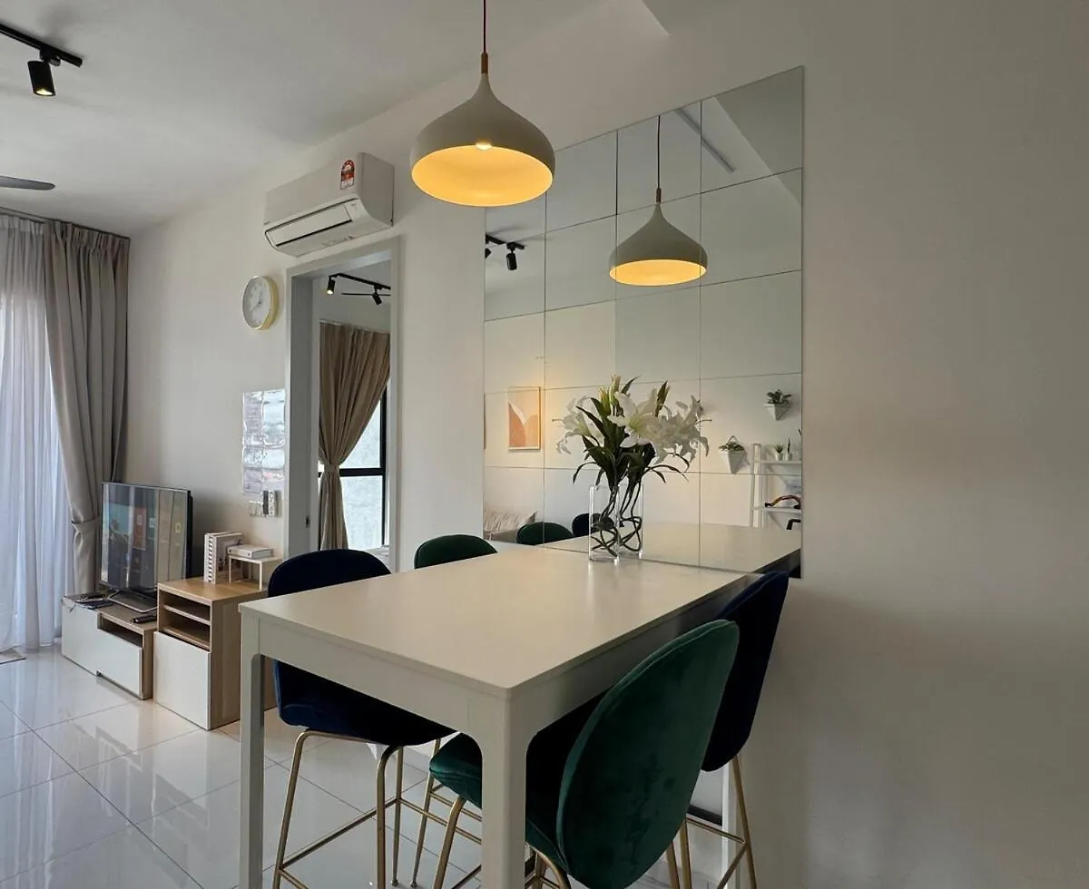 2104Skytree Family Happynest 4-5Pax Apartment Johor Bahru 0*,  Malaysia