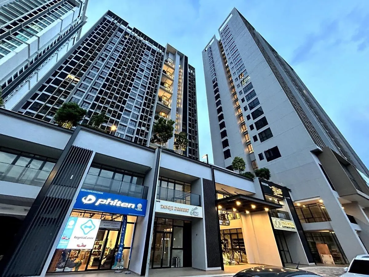 2104Skytree Family Happynest 4-5Pax Apartment Johor Bahru 0*,  Malaysia